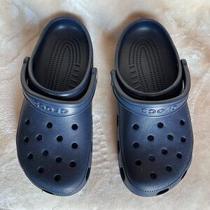 EUC Navy Blue Crocs Unisex Womens 9 Mens 7 Slip-Ons